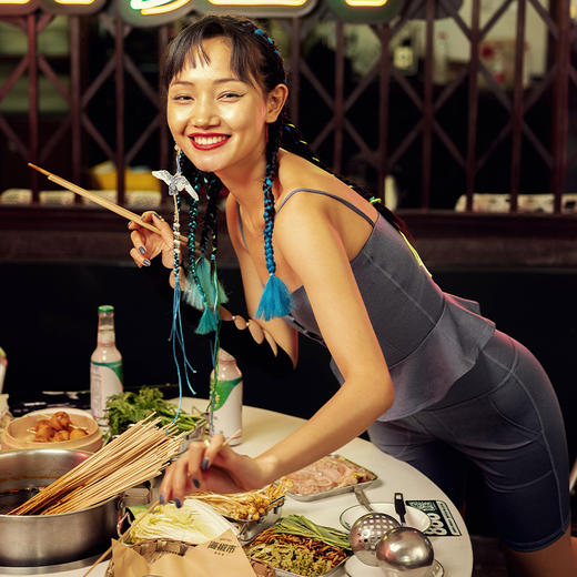 【高弹面料】火锅国潮丹宁系列带胸垫背心前排包扣下摆荷叶边瑜伽服 商品图2