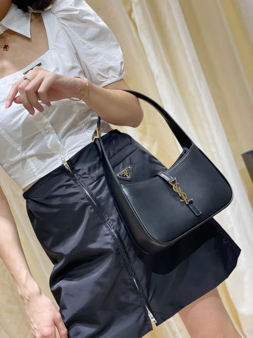 2021春夏新款腋下包Le5A7 Bag-黑色平纹（原厂皮） 商品图3