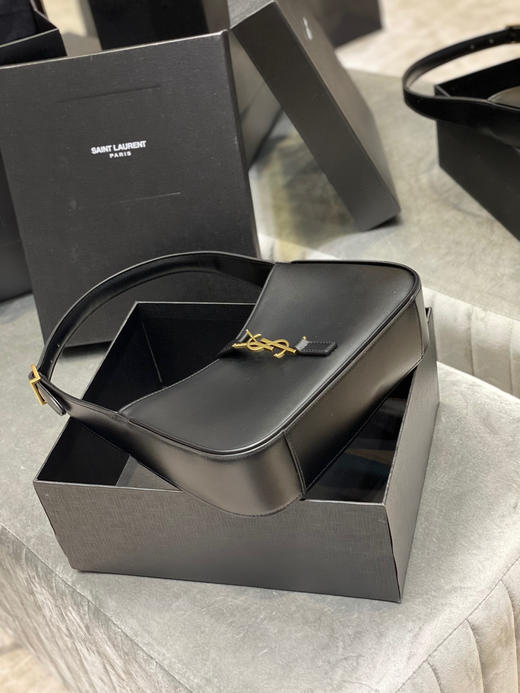 2021春夏新款腋下包Le5A7 Bag-黑色平纹（原厂皮） 商品图6