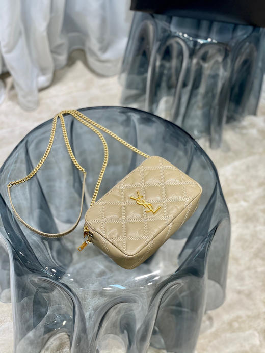 BECKY 菱形绗缝双拉链手拿链条包-杏色 商品图4