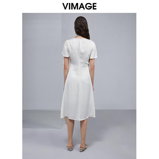 VIMAGE纬漫纪夏季新品纯色圆领通勤百搭透气不规则设计感小众长裙侧边系带连衣裙V1507129 商品图3