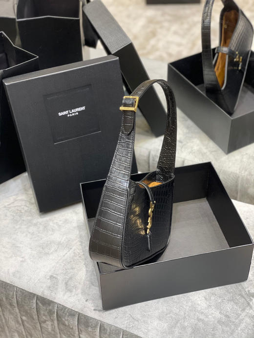 2021春夏新款腋下包Le5A7 Bag-鳄鱼纹牛皮（原厂皮） 商品图6