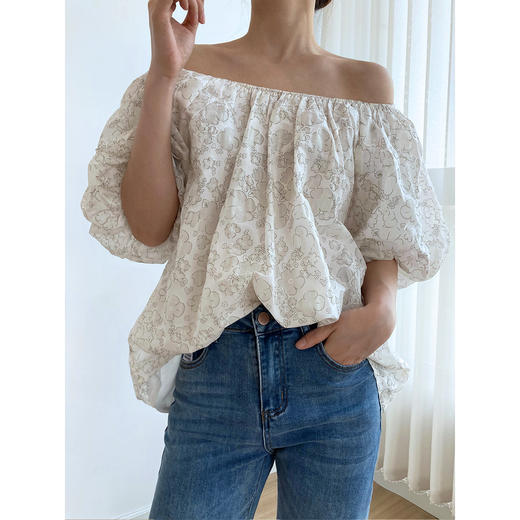 【别致设计感】一字肩泡泡袖 锁骨衬衫 清新可爱 小众娃娃衫 商品图3