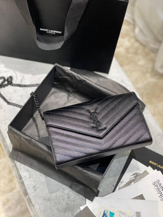 𝑴𝒐𝒏𝒐𝒈𝒓𝒂𝒎 𝑾𝒐𝒄信封包-黑色黑扣（原厂皮） 商品图2