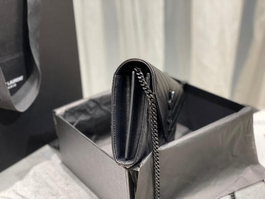 𝑴𝒐𝒏𝒐𝒈𝒓𝒂𝒎 𝑾𝒐𝒄信封包-黑色黑扣（原厂皮） 商品图5