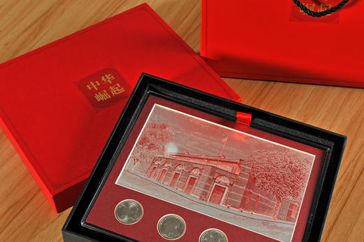 辉煌中华崛起办公室银色摆件（套） 商品图3