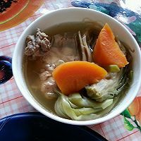 霸王花红萝卜猪骨汤的做法图解2