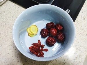 虫草花红枣枸杞乌鸡汤