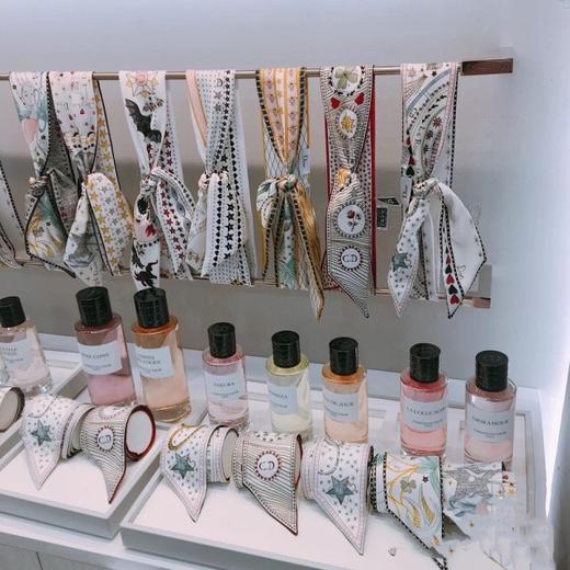 价值2000+ 一巾难求！迪&奥DIO*R 塔罗牌系列桑蚕丝束发带/飘带丝带 100%桑蚕丝斜纹绸缎 百搭有气质 可飒可甜 超适合凹造型 命运/恋人/女神/太阳/月亮/星星 人手一条 商品图2