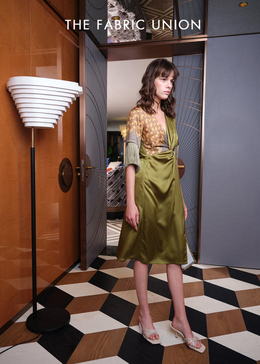 THE FABRIC UNION「海上梦旅」系列服装 V领纽结连衣裙 商品图1