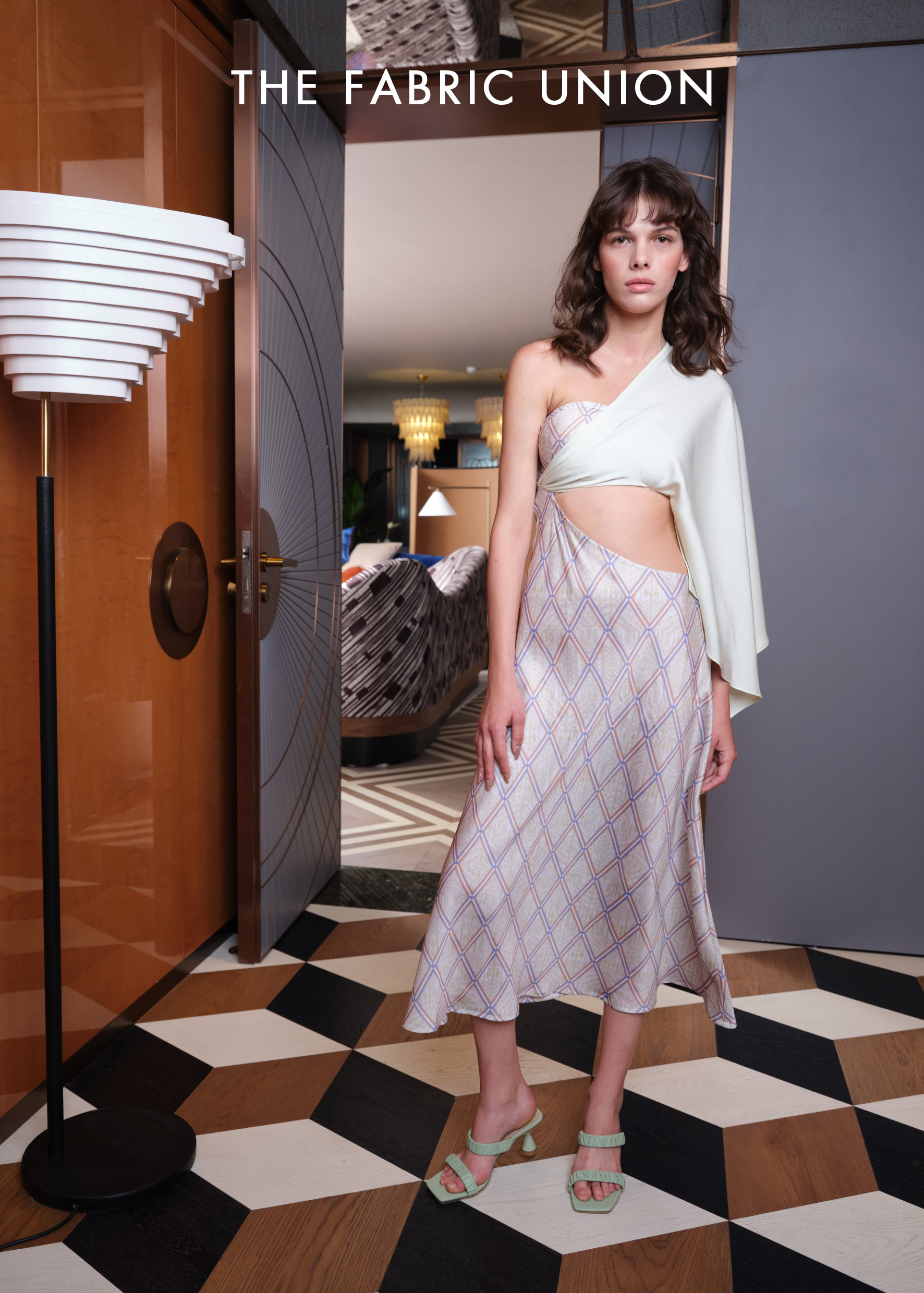 THE FABRIC UNION「海上梦旅」系列服装 不对称抹胸连衣裙