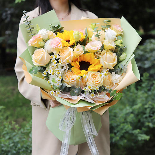 香槟玫瑰向日葵混搭花束毕业送花送男友老公爸爸闺蜜生日祝福送花