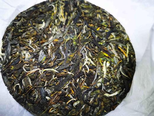 时有落花至，风随流水香——南糯山最高海拔茶区拔玛寨2022年古树头春挑采200g 商品图0