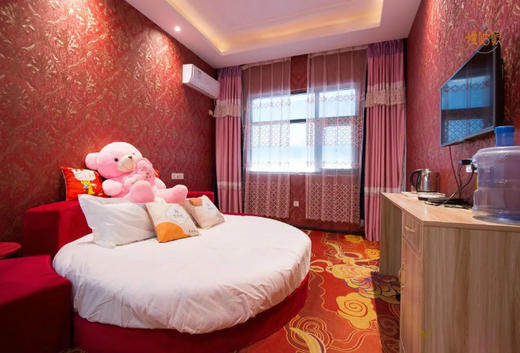 郑州慢姑娘红月亮泳池轰趴馆 商品图9