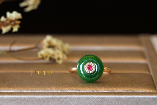 18K玫瑰金和田玉（碧玉）镶钻戒指   /平安扣12*4.5mm/阳绿 商品图0