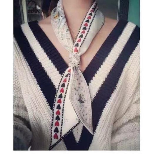 价值2000+ 一巾难求！迪&奥DIO*R 塔罗牌系列桑蚕丝束发带/飘带丝带 100%桑蚕丝斜纹绸缎 百搭有气质 可飒可甜 超适合凹造型 命运/恋人/女神/太阳/月亮/星星 人手一条 商品图6