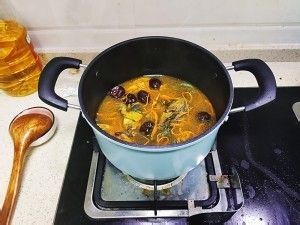 虫草花红枣枸杞乌鸡汤