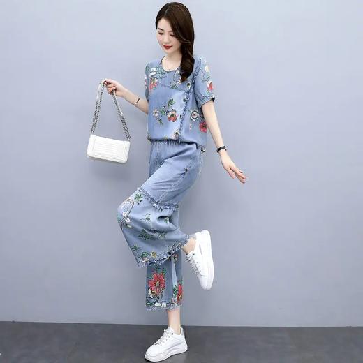 JY8900 2021夏季时尚简约大方气质优雅显瘦印花牛仔圆领舒适两件套 商品图2