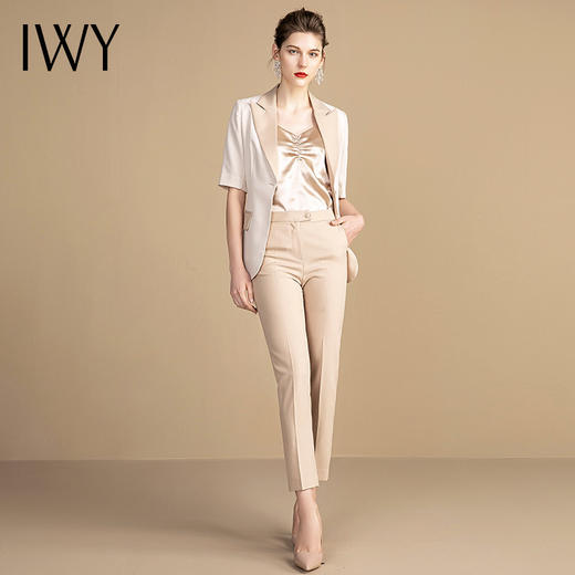 IWY/职业套装西装外套女卡其色小西装外套女时尚套装气质修身
212095C1+212095P1 商品图3