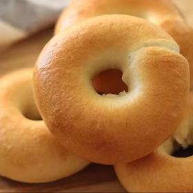 纽约贝果（每周六出品）（低脂、低胆固醇、低发酵、特殊的韧性）