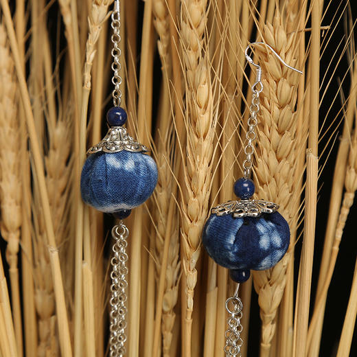 灼灼璞玉蜡染耳环 | 手工制作 | 少量现货  商品图3