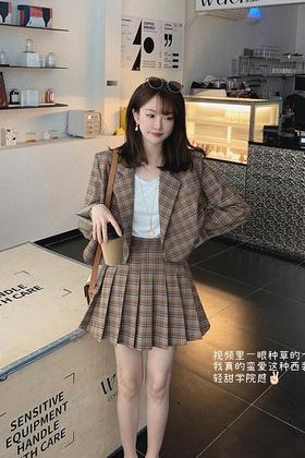 【金蘑菇菇 温莎日记～】春日少女感，学院风格子西装 搭配牛仔 或者半裙都很美~