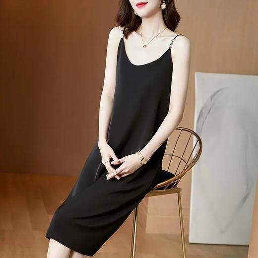 KQL E001M3786纯色气质修身吊带裙 商品图2