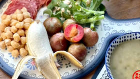 无糖绿豆沙/芝麻冰草/萨拉米肠/鹰嘴豆/米蕉/南华李【我用早餐叫醒你-37】