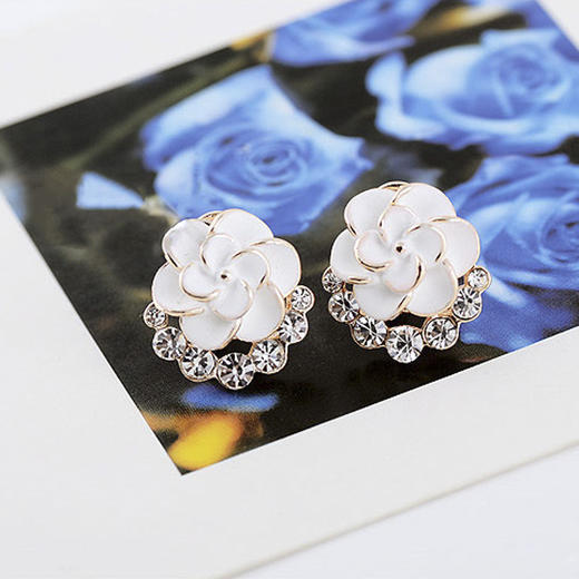 JU-ES1688259韩国小饰品镶钻山茶花水钻气质耳钉现货实拍一件 商品图2