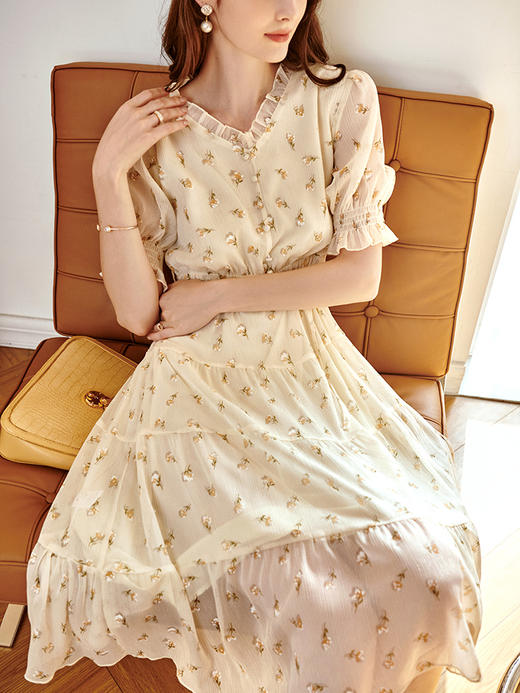 欧芮儿V领碎花连衣裙2021新款夏收腰显瘦气质花边设计感杏色裙子 商品图2