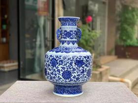 柴窑缠枝莲双耳瓶