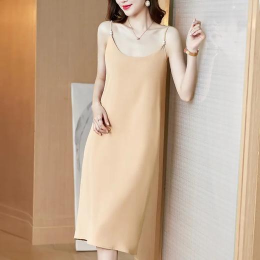 KQL E001M3786纯色气质修身吊带裙 商品图3