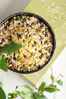 五谷均衡，养护身心，就吃低升糖的十谷米吧！