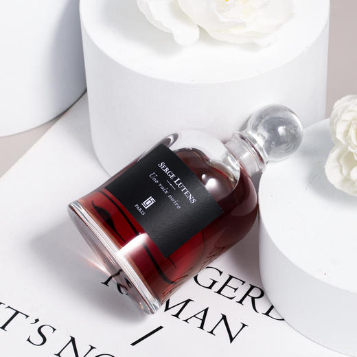 芦丹氏 吊钟限定 黑嗓子 Serge Lutens Une Voix Noire  分装 商品图1