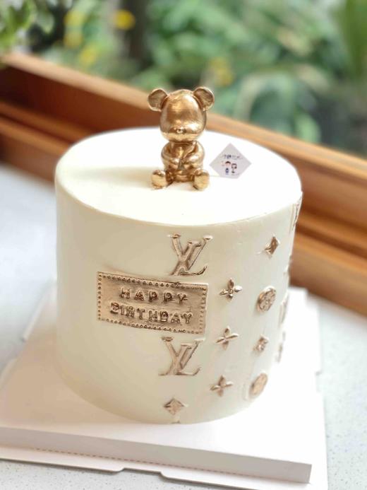 lv小熊正常高度奶油蛋糕 下单前请仔细阅读商品详情 商品图0