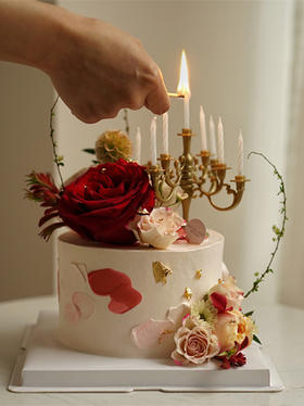 红色系烛台鲜花