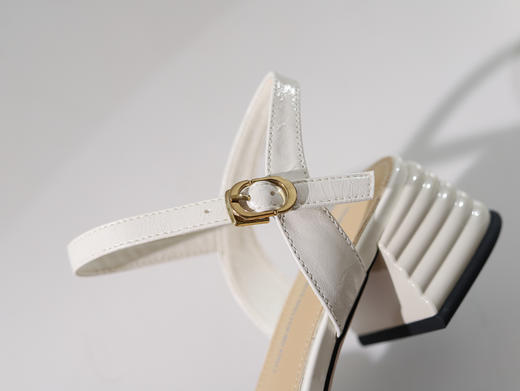 西村名物2021夏季新款金属扣时尚中跟凉鞋T21BG24091 商品图3