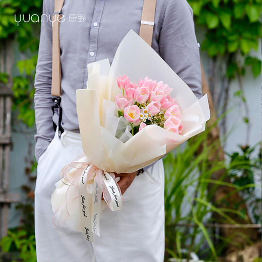 粉色郁金香韩式花束 商品图1