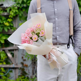 粉色郁金香韩式花束