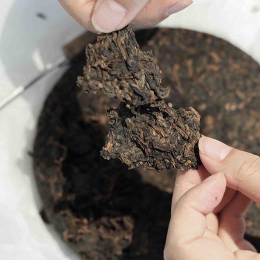 清如许监制普洱熟茶｜2015 藤条熟茶古树普洱200克/饼 商品图2