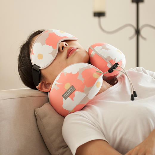 【已下架】积分购 | URBAN FOREST花卷颈枕套装 眼罩+记忆棉u型枕 旅行颈枕（不支持无理由退换） [福利品] 商品图2