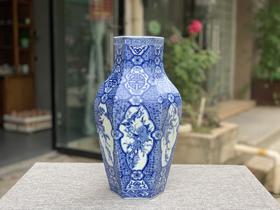 柴窑锦地开窗花鸟六棱瓶