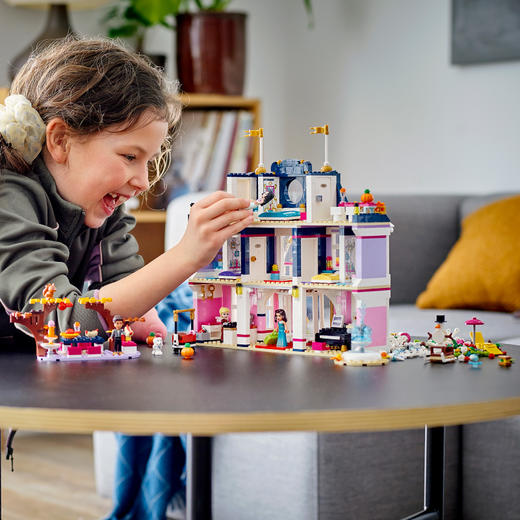 乐高41684心湖城度假大酒店 商品图2