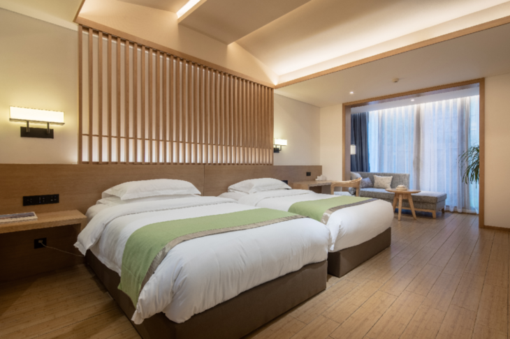 【花水湾豪生温泉大酒店·周五不加价】399抢998元汤屋大床1间 温泉!