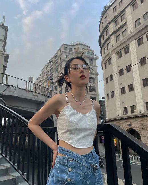 EhK 奶酪甜心 白色爱心可拆卸两穿链条牛仔 出游连衣裙2021新款夏 商品图3