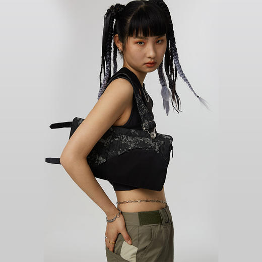 HOLONOMIC 原创设计两用提花牛仔机能单肩斜挎包背心 商品图1