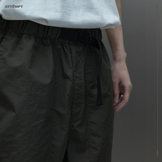 ATTEMPT SS20 都市风格调节腰带工装短裤 商品图1