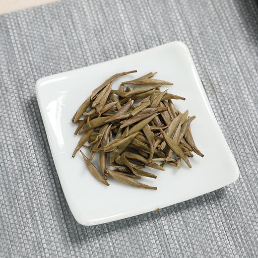 2017年 青云 老树白毫银针 16泡*5g 商品图11