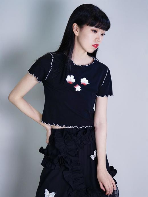 fragileheart原创设计显瘦短袖黑T恤夏 BM风花朵修身弹力短款上衣 商品图0