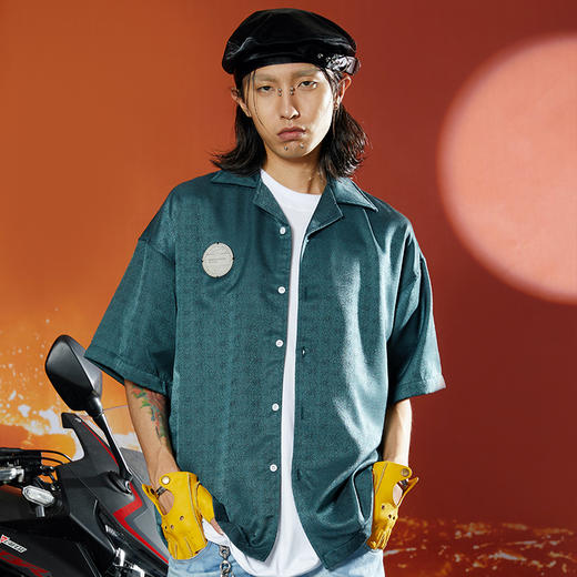 WHISTLEHUNTER(WSTHT)情侣暗纹古巴领衬衣 金属标夏威夷短袖衬衫 商品图3